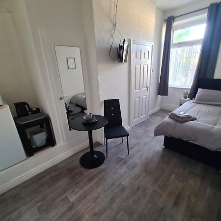 Tredegar Arms Budget Guesthouse For Walkers/Cyclists/Contractors/Traveler Merthyr Tydfil Exteriör bild