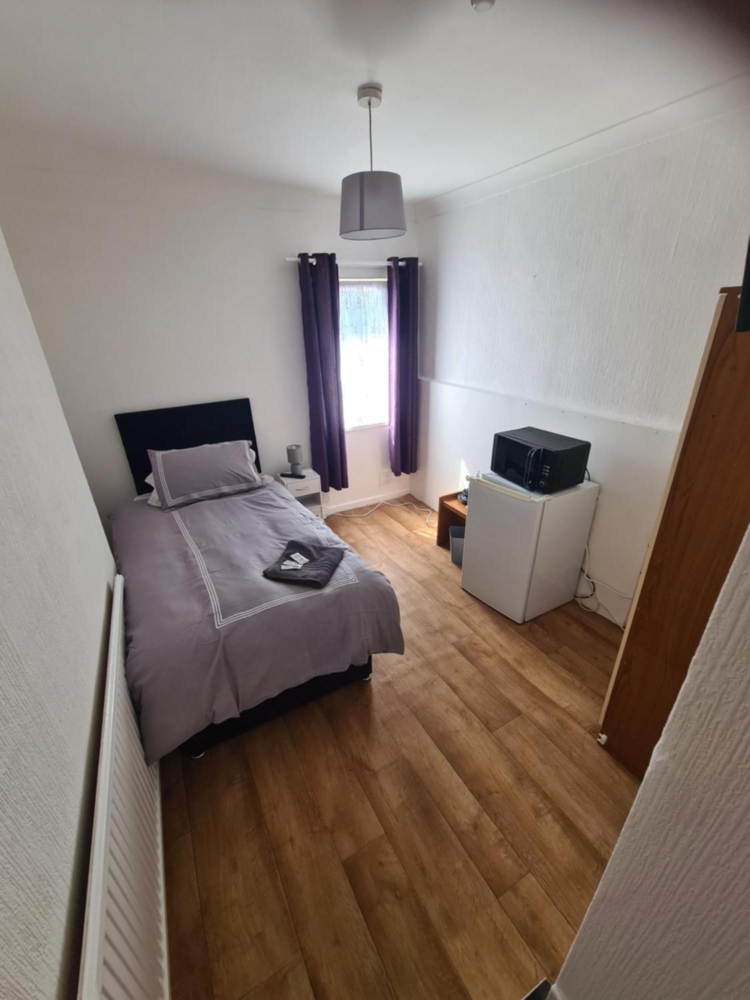 Tredegar Arms Budget Guesthouse For Walkers/Cyclists/Contractors/Traveler Merthyr Tydfil Exteriör bild